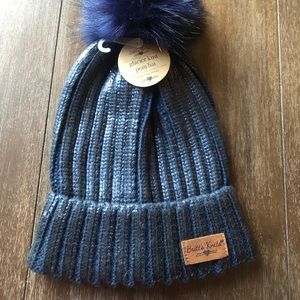 Glacier knit Pom hat